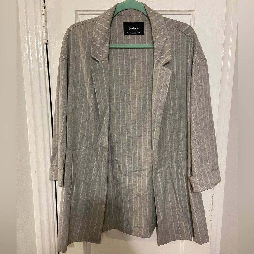 Stradivarius Light Gray Pinstripe Blazer - Picture 2 of 5